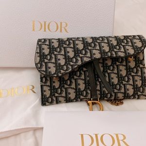 Selling Dior saddle purse,In excellent condition,only worn once.